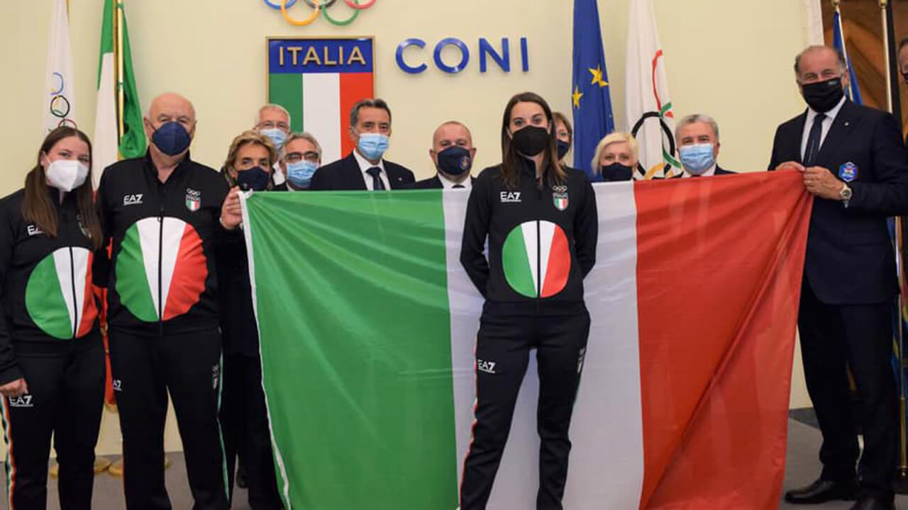 La squadra olimpica di trap insieme a tutto il Consiglio federale Fitav